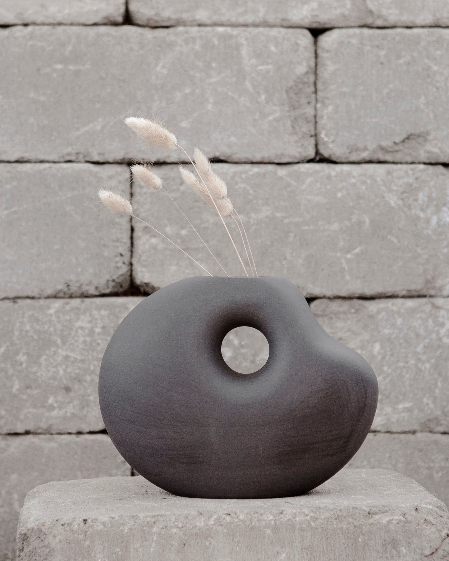 Lunden Dark Grey Ceramic Vase