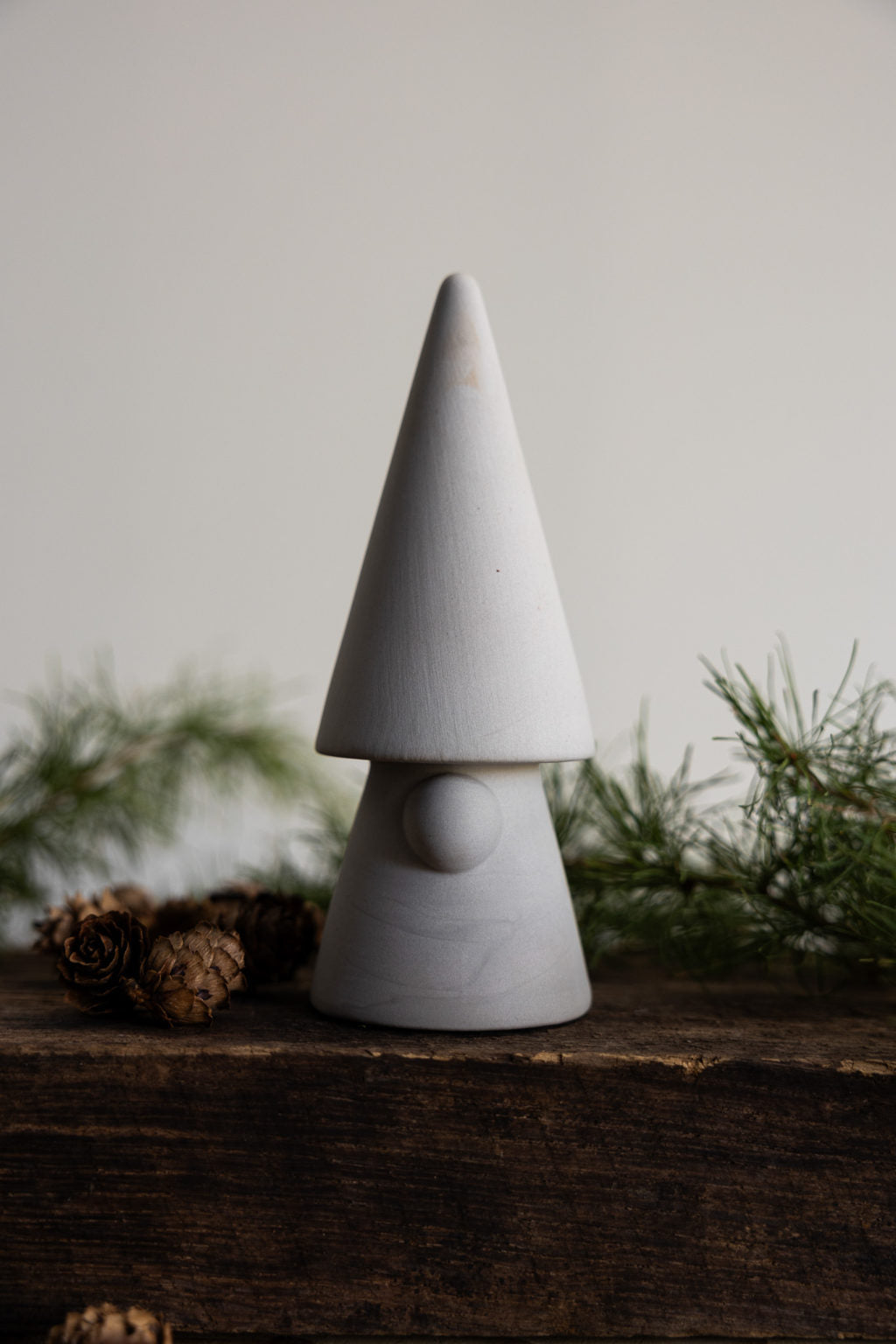 Grey Evert Santa | Ceramic Decor