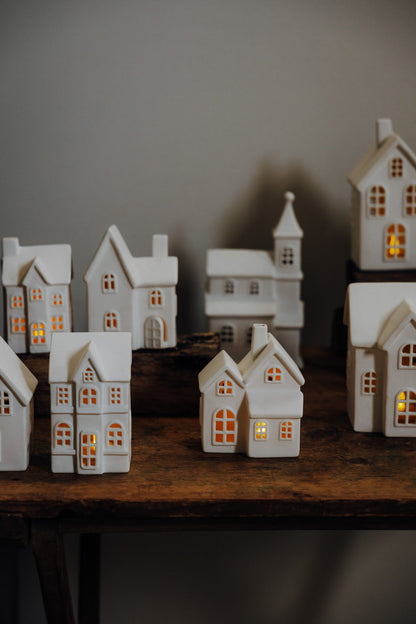 Byn Nr 9 | White House | Ceramic Decoration