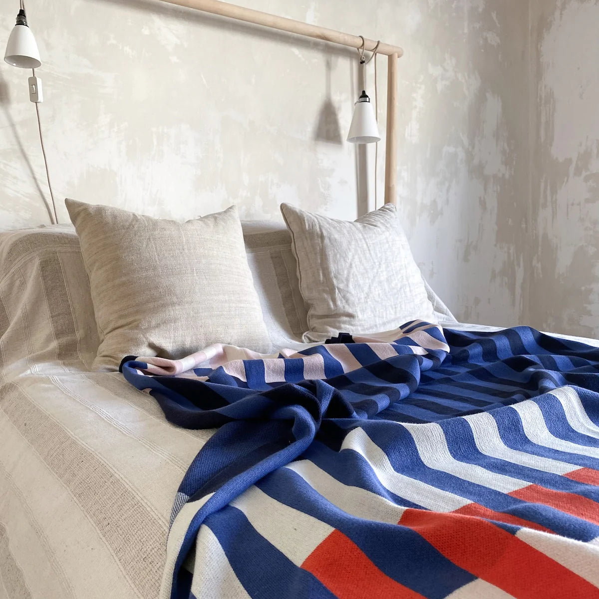 Sophie Home Studie Throw